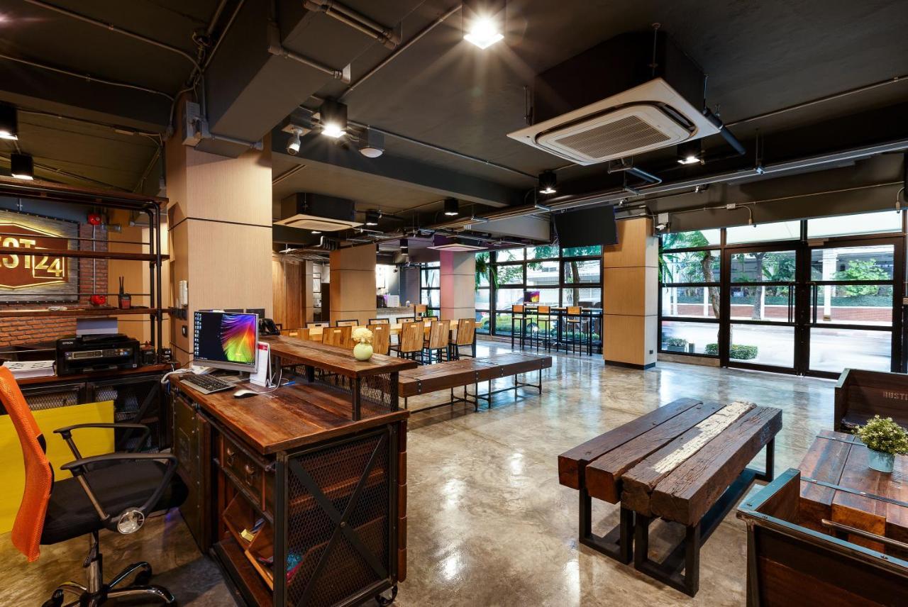 Rest24 Residence Bangkok Dış mekan fotoğraf